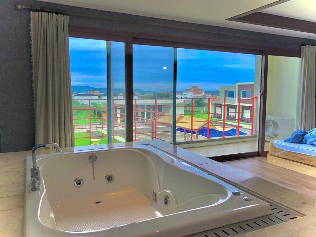 Shall Story Resort 西归浦市 外观 照片